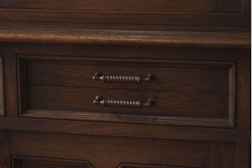 中古　永田良介商店　高級感のある引き戸付き食器棚(カップボード、収納棚、キャビネット)(定価約120万円)