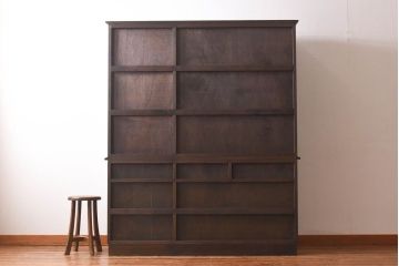 中古　永田良介商店　高級感のある引き戸付き食器棚(カップボード、収納棚、キャビネット)(定価約120万円)