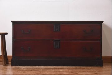 アンティーク家具　リメイク　前面ケヤキ材　漆塗りの赤が艶やかな時代箪笥ローチェスト(引き出し、ローボード、リビングボード)(大)