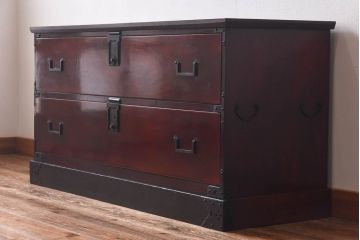 アンティーク家具　リメイク　前面ケヤキ材　漆塗りの赤が艶やかな時代箪笥ローチェスト(引き出し、ローボード、リビングボード)(大)