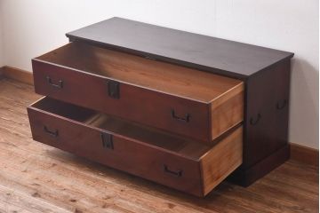 アンティーク家具　リメイク　前面ケヤキ材　漆塗りの赤が艶やかな時代箪笥ローチェスト(引き出し、ローボード、リビングボード)(大)