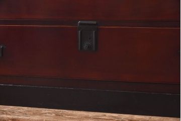 アンティーク家具　リメイク　前面ケヤキ材　漆塗りの赤が艶やかな時代箪笥ローチェスト(引き出し、ローボード、リビングボード)(大)