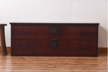 アンティーク家具　リメイク　前面ケヤキ材　漆塗りの赤が艶やかな時代箪笥ローチェスト(引き出し、ローボード、リビングボード)(小)