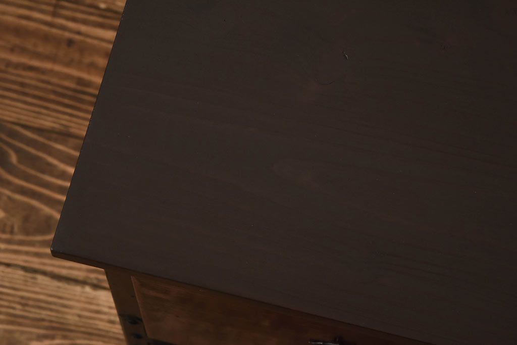 アンティーク家具　リメイク　前面ケヤキ材　漆塗りの赤が艶やかな時代箪笥ローチェスト(引き出し、ローボード、リビングボード)(小)