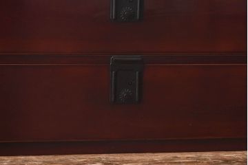 アンティーク家具　リメイク　前面ケヤキ材　漆塗りの赤が艶やかな時代箪笥ローチェスト(引き出し、ローボード、リビングボード)(小)