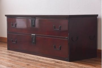 アンティーク家具　リメイク　前面ケヤキ材　漆塗りの赤が艶やかな時代箪笥ローチェスト(引き出し、ローボード、リビングボード)(小)