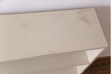 ペイント家具　シャビーな風合いがオシャレなオープンラック(収納棚、陳列棚、飾り棚)