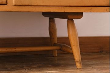 ビンテージ家具　北欧ヴィンテージ　希少品!ERCOL(アーコール)のサイドキャビネット(サイドボード、リビングボード)