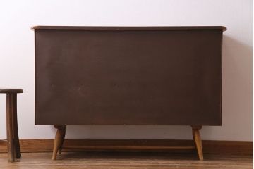 ビンテージ家具　北欧ヴィンテージ　希少品!ERCOL(アーコール)のサイドキャビネット(サイドボード、リビングボード)
