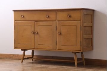 ビンテージ家具　北欧ヴィンテージ　希少品!ERCOL(アーコール)のサイドキャビネット(サイドボード、リビングボード)