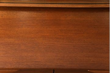 ビンテージ　北欧家具　チーク材　上品な雰囲気漂うドレッシングチェスト(ドレッサー)