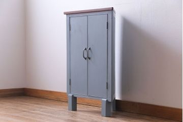 昭和期　ペイント家具　レトロなコーナーキャビネット(収納棚)
