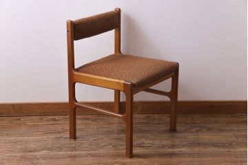 ヴィンテージ家具　北欧ビンテージ　チーク材　フレームの滑らかな質感が魅力のチェア(ダイニングチェア、椅子)(1)