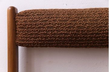 ヴィンテージ家具　北欧ビンテージ　チーク材　フレームの滑らかな質感が魅力のチェア(ダイニングチェア、椅子)(1)