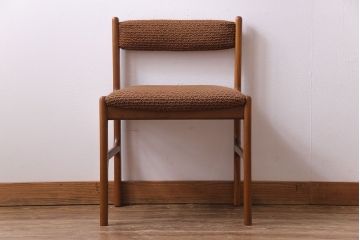 ヴィンテージ家具　北欧ビンテージ　チーク材　フレームの滑らかな質感が魅力のチェア(ダイニングチェア、椅子)(2)