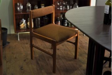 ヴィンテージ家具　北欧ビンテージ　チーク材　フレームの滑らかな質感が魅力のチェア(ダイニングチェア、椅子)(3)