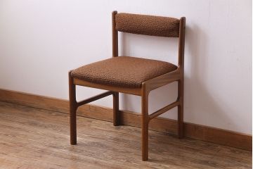 ヴィンテージ家具　北欧ビンテージ　チーク材　フレームの滑らかな質感が魅力のチェア(ダイニングチェア、椅子)(3)