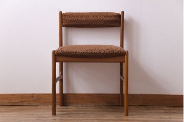 ヴィンテージ家具　北欧ビンテージ　チーク材　フレームの滑らかな質感が魅力のチェア(ダイニングチェア、椅子)(3)