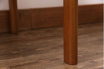 ヴィンテージ家具　北欧ビンテージ　チーク材　フレームの滑らかな質感が魅力のチェア(ダイニングチェア、椅子)