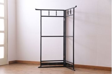 アンティーク雑貨　昭和初期　朱雀の文様があしらわれた二つ折り衣桁(着物掛け)