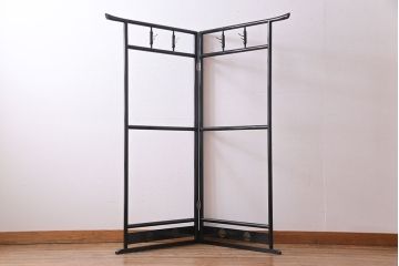 アンティーク雑貨　昭和初期　朱雀の文様があしらわれた二つ折り衣桁(着物掛け)
