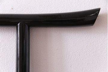 アンティーク雑貨　昭和初期　朱雀の文様があしらわれた二つ折り衣桁(着物掛け)