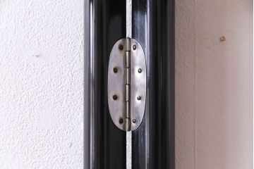 アンティーク雑貨　昭和初期　朱雀の文様があしらわれた二つ折り衣桁(着物掛け)