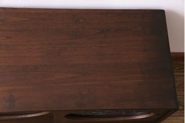 レトロ家具　昭和レトロ　海を思わせる色ガラスが美しい丸窓のローボード(戸棚、収納棚、リビングボード)