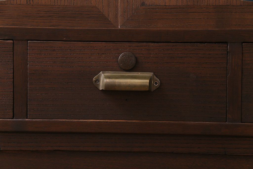 レトロ家具　昭和レトロ　海を思わせる色ガラスが美しい丸窓のローボード(戸棚、収納棚、リビングボード)