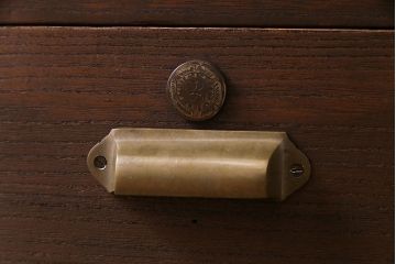 レトロ家具　昭和レトロ　海を思わせる色ガラスが美しい丸窓のローボード(戸棚、収納棚、リビングボード)