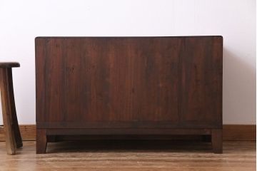 レトロ家具　昭和レトロ　海を思わせる色ガラスが美しい丸窓のローボード(戸棚、収納棚、リビングボード)