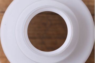 昭和初期　陽刻ガラス　上品な印象を与えてくれるペンダントライト(天井照明、吊り下げ照明)