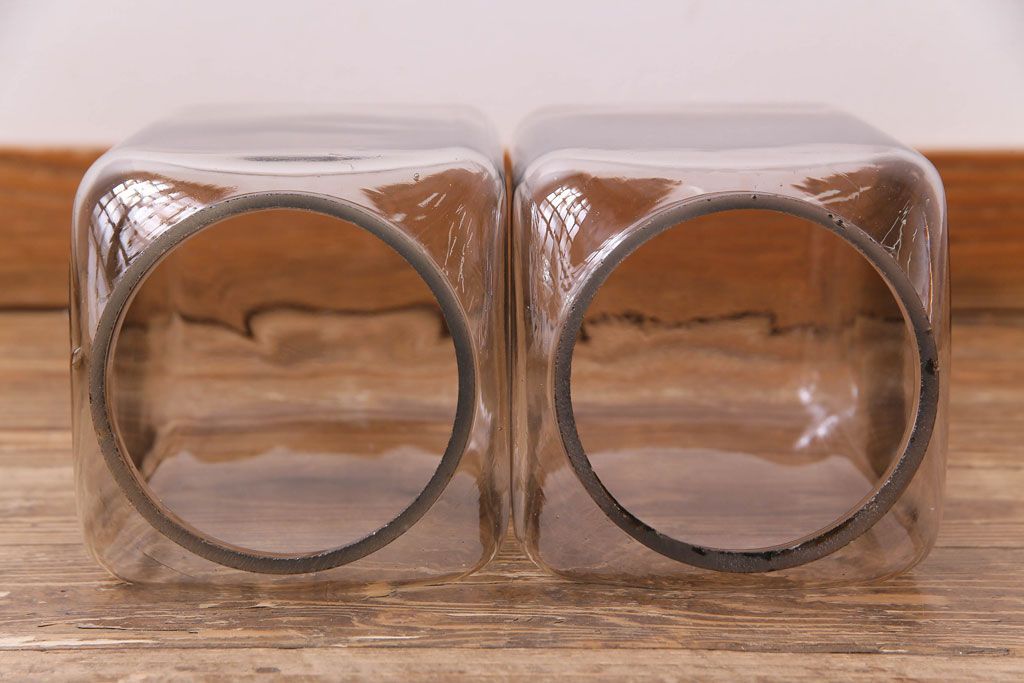 アンティーク雑貨　昭和レトロ　9連アイアンラック付き!　蓋付きガラスビンセット(瓶)