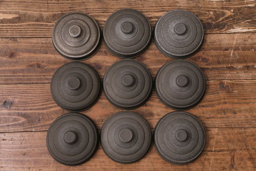 アンティーク雑貨　昭和レトロ　9連アイアンラック付き!　蓋付きガラスビンセット(瓶)