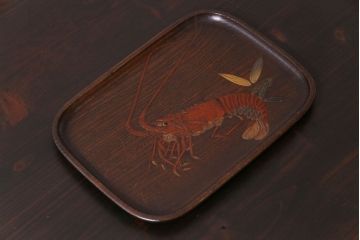 アンティーク雑貨　和製アンティーク　大正期　ケヤキ材　伊勢海老のデザインが目をひくお盆(トレー)