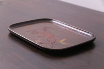 アンティーク雑貨　和製アンティーク　大正期　ケヤキ材　伊勢海老のデザインが目をひくお盆(トレー)