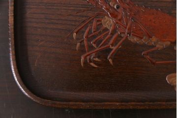 アンティーク雑貨　和製アンティーク　大正期　ケヤキ材　伊勢海老のデザインが目をひくお盆(トレー)