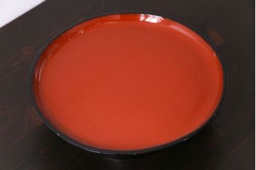 和製アンティーク　会津漆器　朱赤の漆塗りが美しい高台付き丸盆(丸膳)(1)