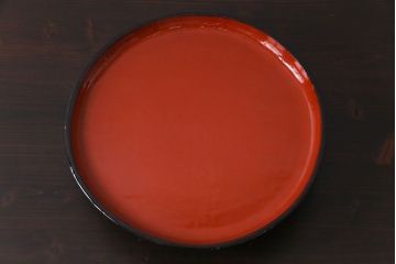 和製アンティーク　会津漆器　朱赤の漆塗りが美しい高台付き丸盆(丸膳)(1)