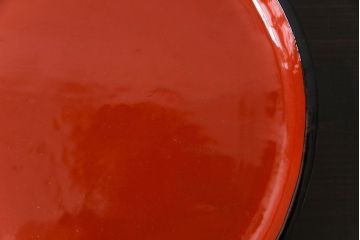 和製アンティーク　会津漆器　朱赤の漆塗りが美しい高台付き丸盆(丸膳)(1)