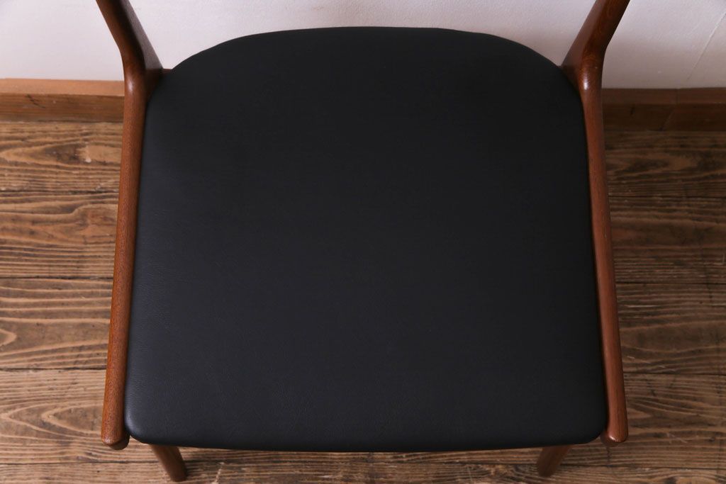 ヴィンテージ家具　北欧ビンテージ　チーク材　スタイリッシュなフォルムが格好いいダイニングチェア(椅子)(1)