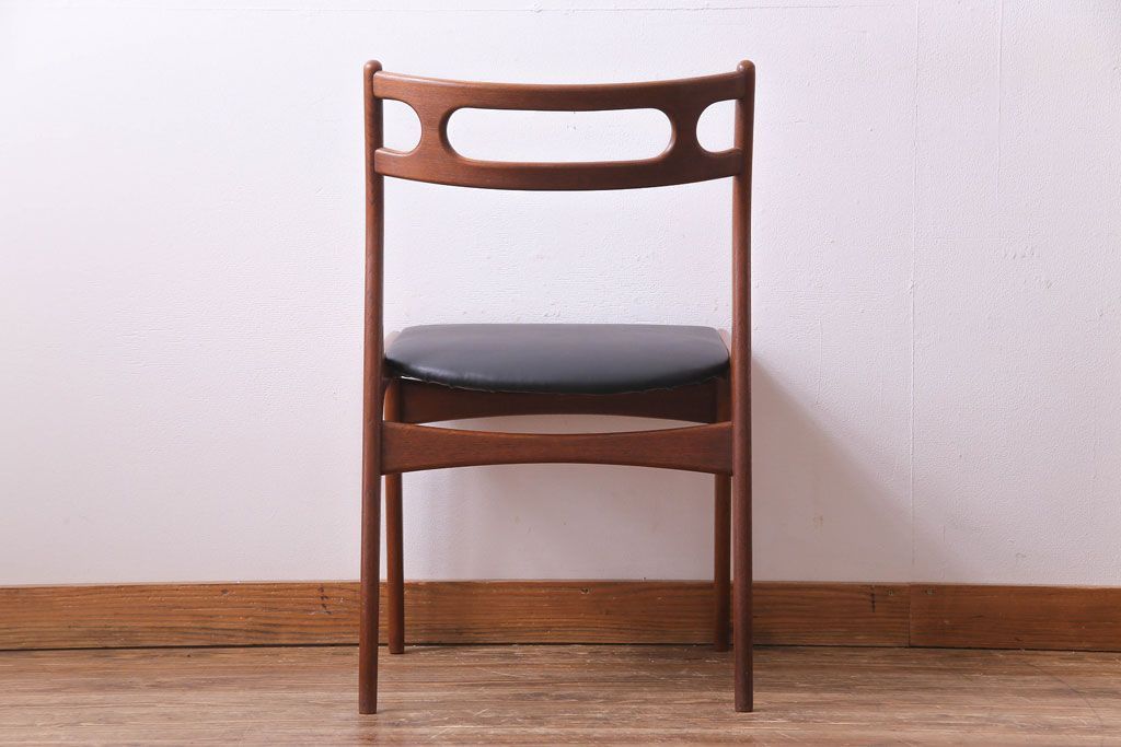 ヴィンテージ家具　北欧ビンテージ　チーク材　スタイリッシュなフォルムが格好いいダイニングチェア(椅子)(1)