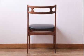 ヴィンテージ家具　北欧ビンテージ　チーク材　スタイリッシュなフォルムが格好いいダイニングチェア(椅子)(1)