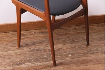 ヴィンテージ家具　北欧ビンテージ　チーク材　スタイリッシュなフォルムが格好いいダイニングチェア(椅子)(1)