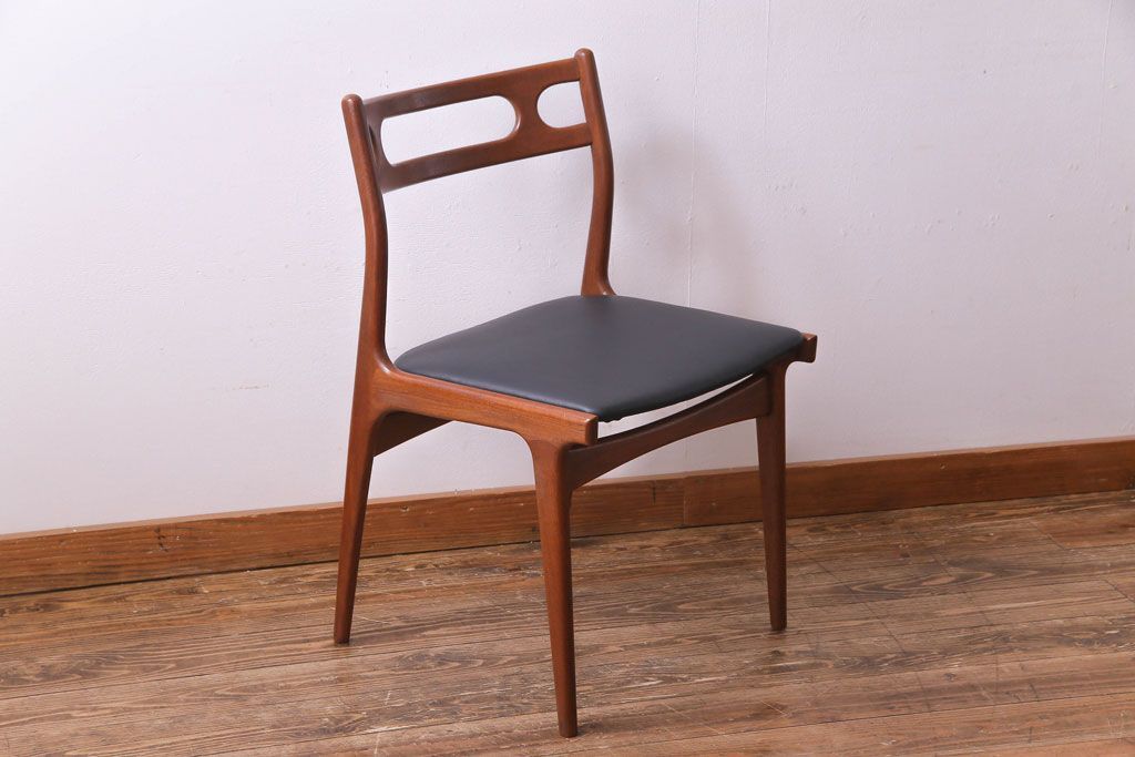 ヴィンテージ家具　北欧ビンテージ　チーク材　スタイリッシュなフォルムが格好いいダイニングチェア(椅子)(2)