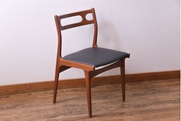 ヴィンテージ家具　北欧ビンテージ　チーク材　スタイリッシュなフォルムが格好いいダイニングチェア(椅子)(2)