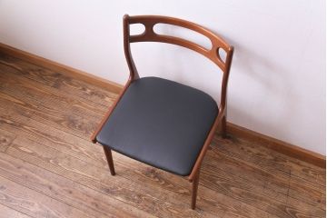 ヴィンテージ家具　北欧ビンテージ　チーク材　スタイリッシュなフォルムが格好いいダイニングチェア(椅子)(2)