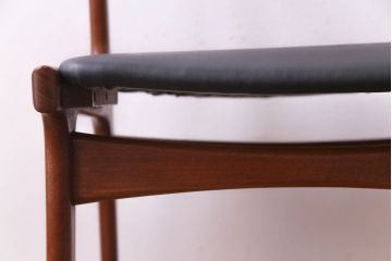 ヴィンテージ家具　北欧ビンテージ　チーク材　スタイリッシュなフォルムが格好いいダイニングチェア(椅子)(2)