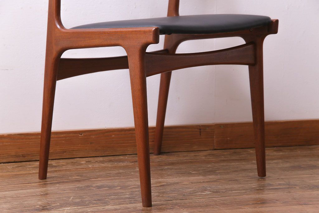 ヴィンテージ家具　北欧ビンテージ　チーク材　スタイリッシュなフォルムが格好いいダイニングチェア(椅子)(2)