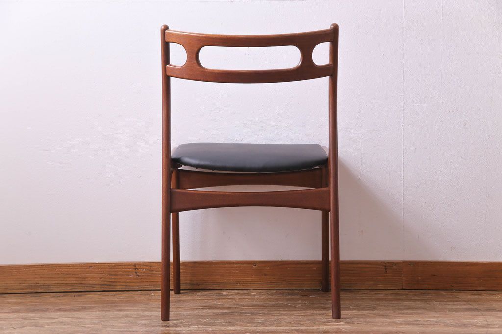 ヴィンテージ家具　北欧ビンテージ　チーク材　スタイリッシュなフォルムが格好いいダイニングチェア(椅子)(2)